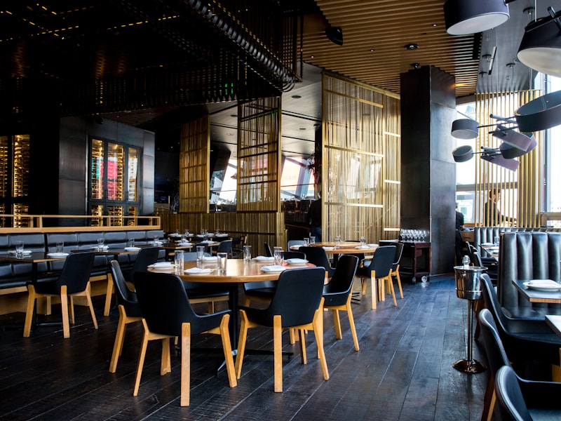 Restaurant inside showcase 1